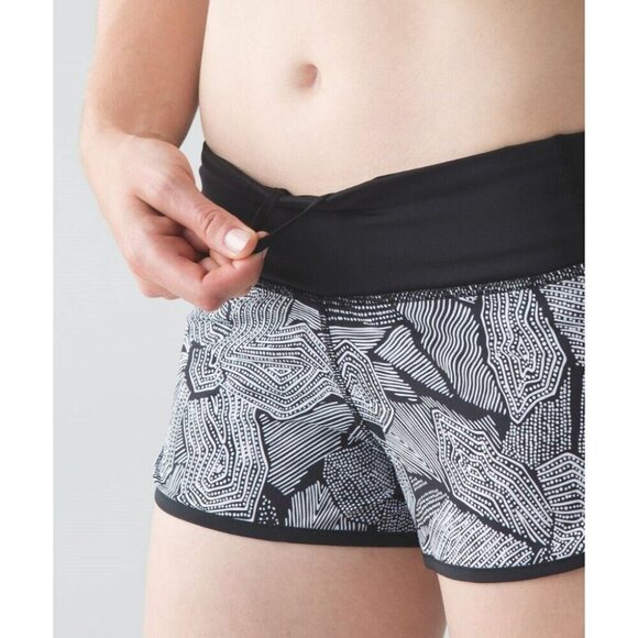 Lululemon Run Speed Short Size 4 Dottie Tribe White Black - Picture 7 of 8